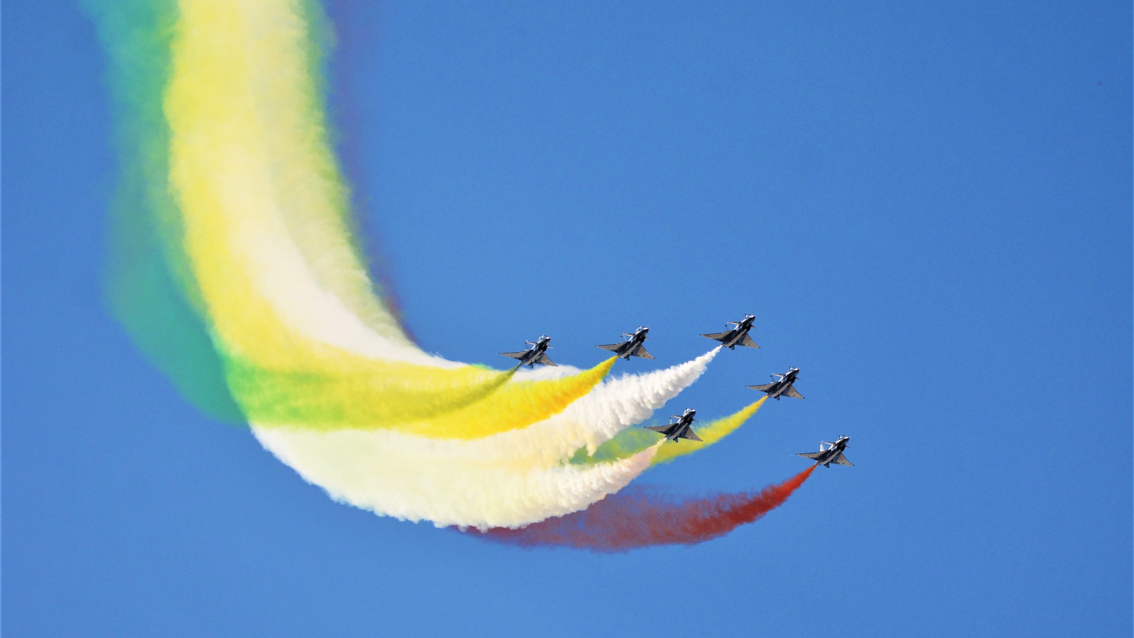 开云sport-双星闪耀，CBA新疆的冰封胜利与NBA库里的烈焰狂歌