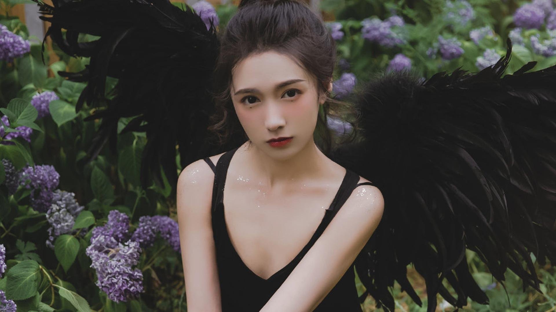 开云体育-平行时空的足球奇迹，橙色幽灵卢卡库如何同时征服威尔士与2026世界杯