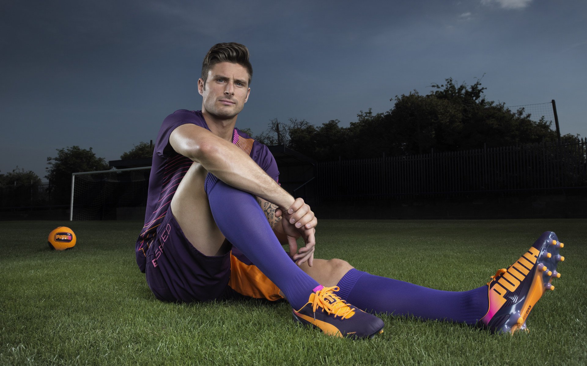 开云体育-非洲风暴席卷伊蒂哈德，奥斯梅恩帽子戏法，喀麦隆友谊赛3-0全面压制曼城