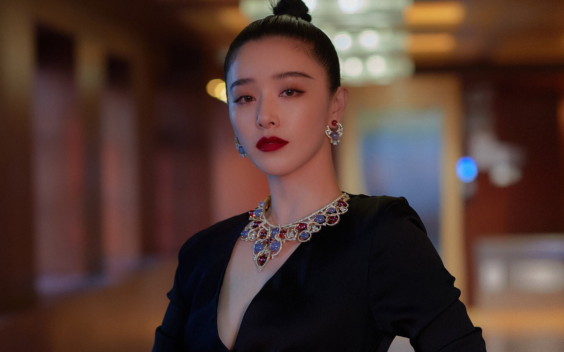绝境中的孤胆英雄，2026世界杯D组关键战，智利险胜泰国，萨卡用一记天外飞仙改写命运